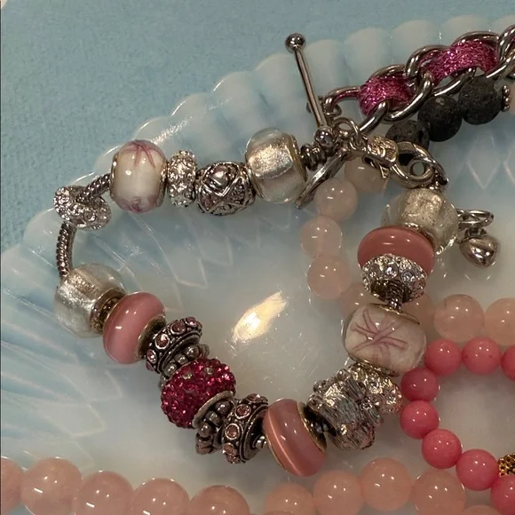 Elegant 10 Piece Pink and Black Beaded Bracelet Bundle - Picture 4 of 8